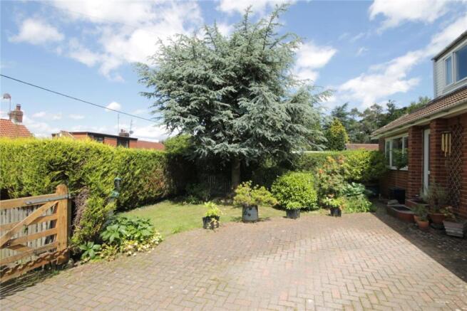 Front Drive/Garden