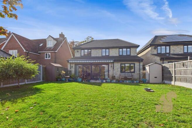 Empress Avenue, West Mersea, CO5 photo 3