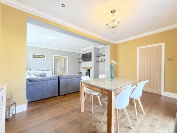 4 bed Detached for sale Image 11