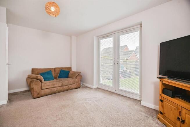 3 bed Semi-Detached for sale Image 4