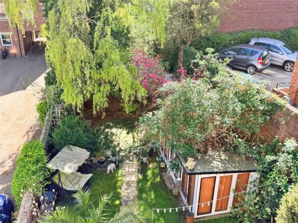 4 bed Semi-Detached for sale Image 8