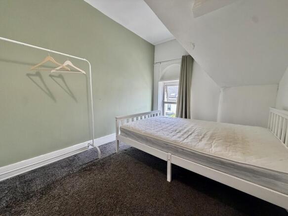 8 bed Terraced to rent Image 7