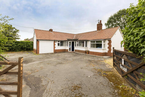 Croeshowell Lane, Wrexham, LL12