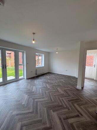 4 bed Detached for sale Image 9