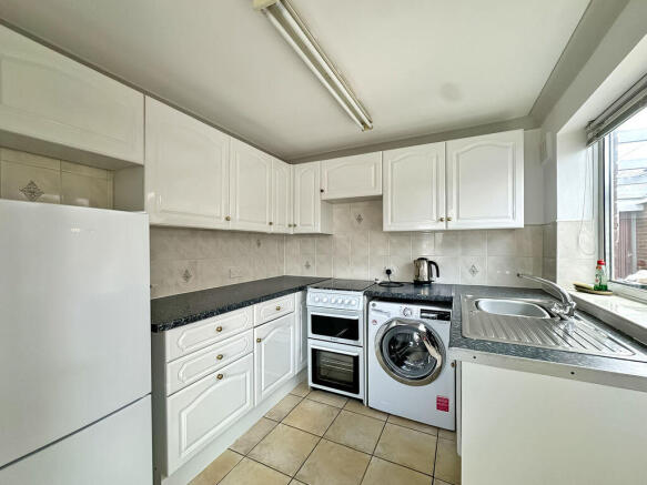 Fairoaks Drive, Great Wyrley, Walsall photo 4