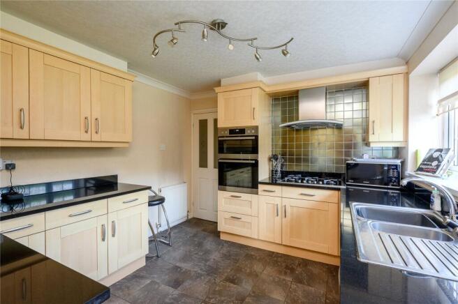 4 bed Detached for sale Image 4