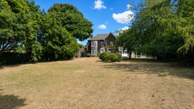 8 bed Detached for sale Image 9