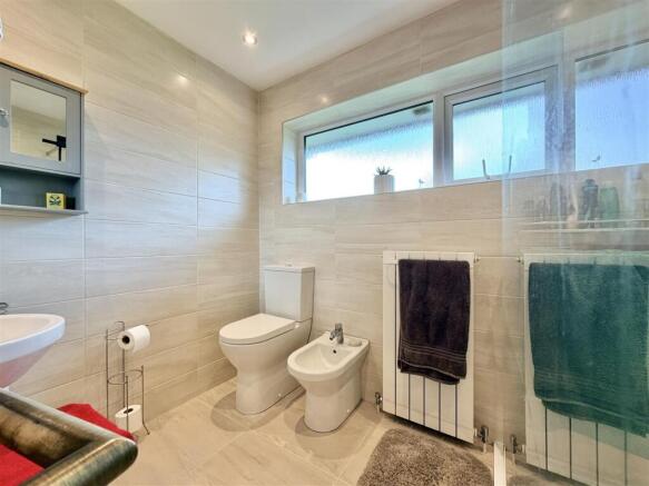 2 bed Detached Bungalow for sale Image 7