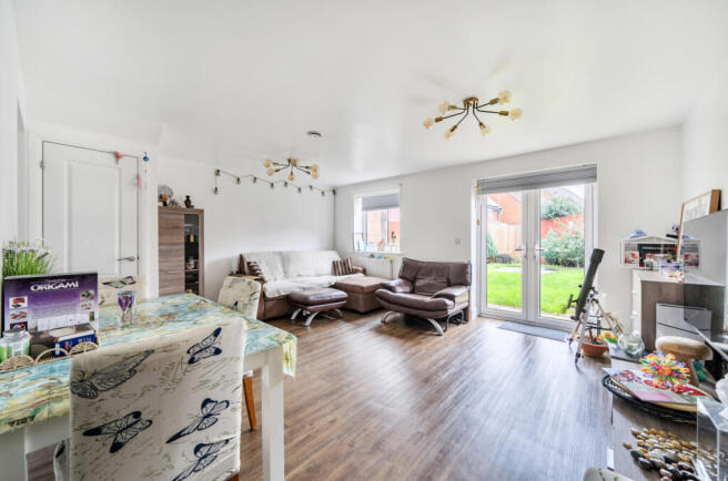 Rothschild Drive, Sarisbury Green, Southampton, Hampshire, SO31 photo 4