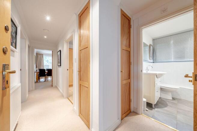 2 bed Flat for sale Image 10