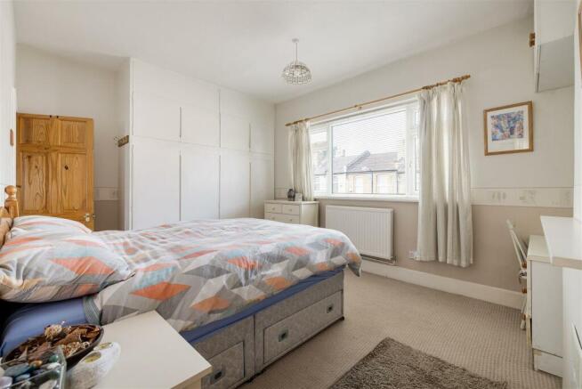 Century Road, E17