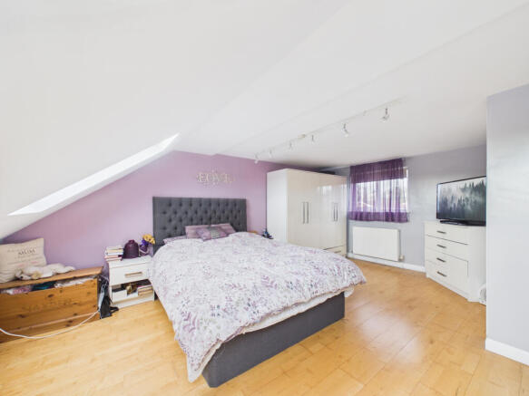 4 bed Detached for sale Image 12