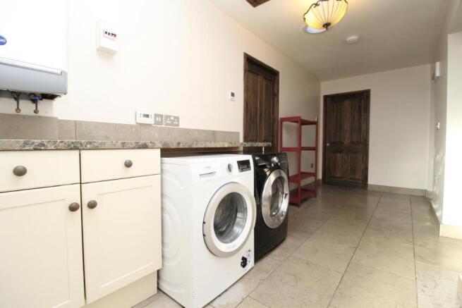 HALLWAY/UTILITY