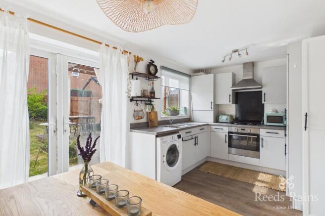 3 bed Semi-Detached for sale Image 4