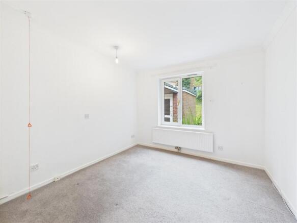 1 bed Apartment to rent Image 9