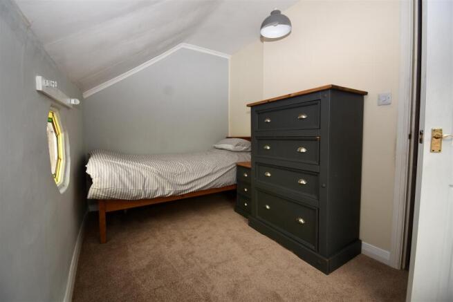 3 bed Semi-Detached for sale Image 8