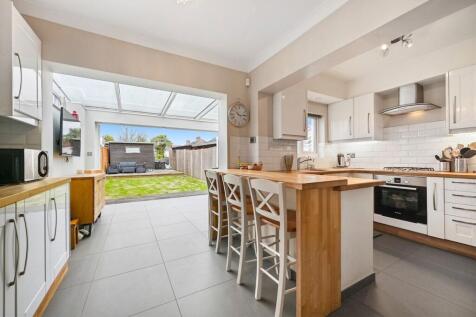 Chudleigh Way, Ruislip, HA4