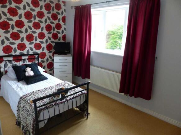 BEDROOM 2