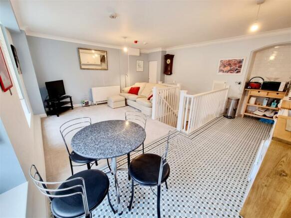 Kitchen/Living Area