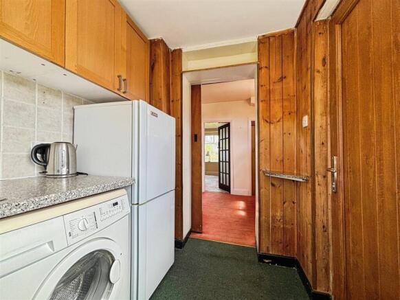 3 bed Semi-Detached for sale Image 8