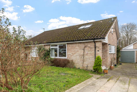 Bourne Way, Midhurst, GU29