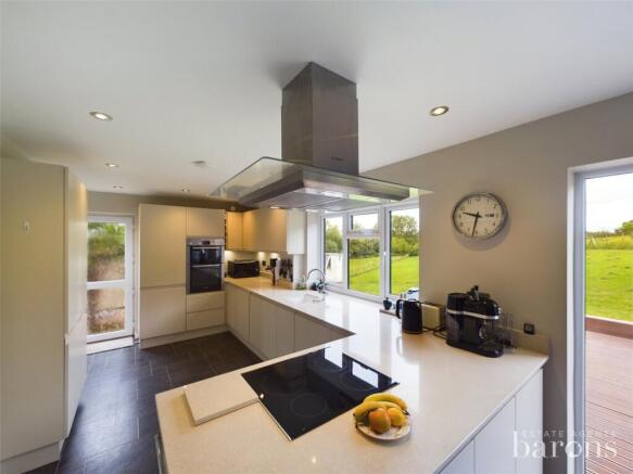 Kitchen B'fast Room