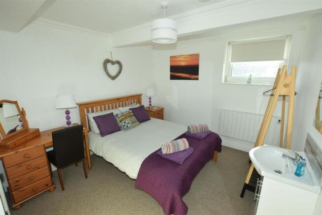 6 bed Terraced for sale Image 11