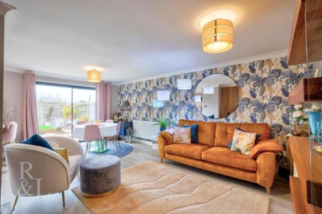 21 Woodminton Drive (6).jpg