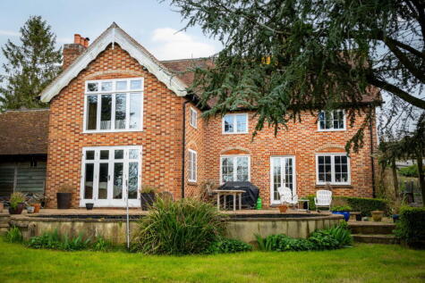 Hillview ,Hoggeston, MK18