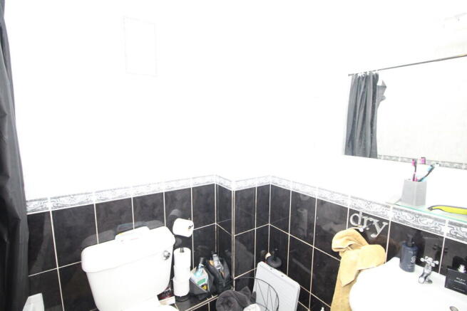 2 bed Ground Flat for sale Image 7