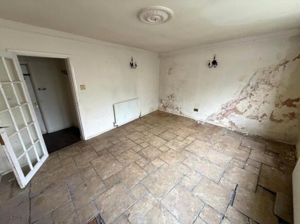 4 bed Detached for sale Image 11