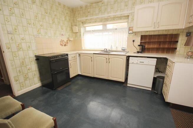 NN10, Palm Road, Rushden photo 4