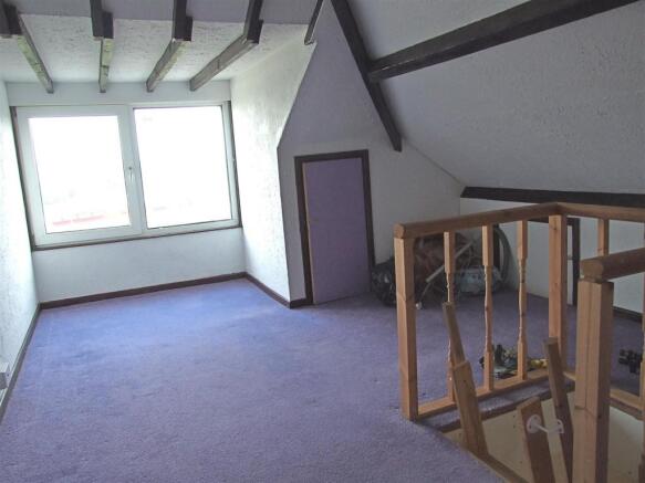 LOFT ROOM-PHOTO