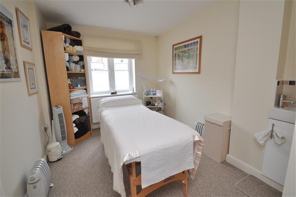 Bedroom 4/ Therapy