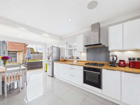 Bramble Crescent, Worthing, BN13 3JF photo 3