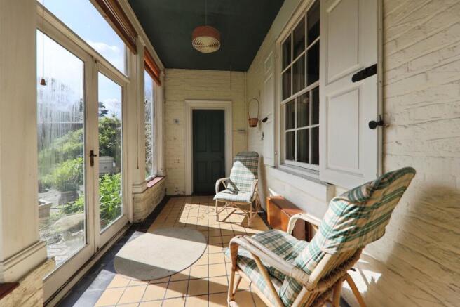 6 bed Detached for sale Image 11