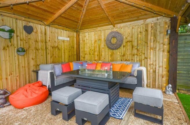 Outdoor seating area.jpg