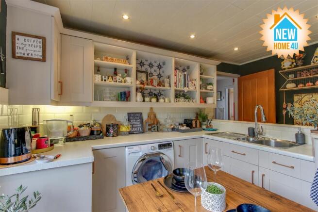 KITCHEN: