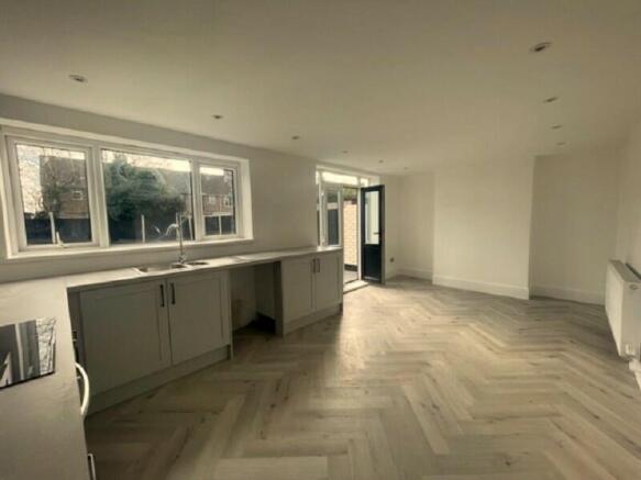 Kitchen / Dining Area
