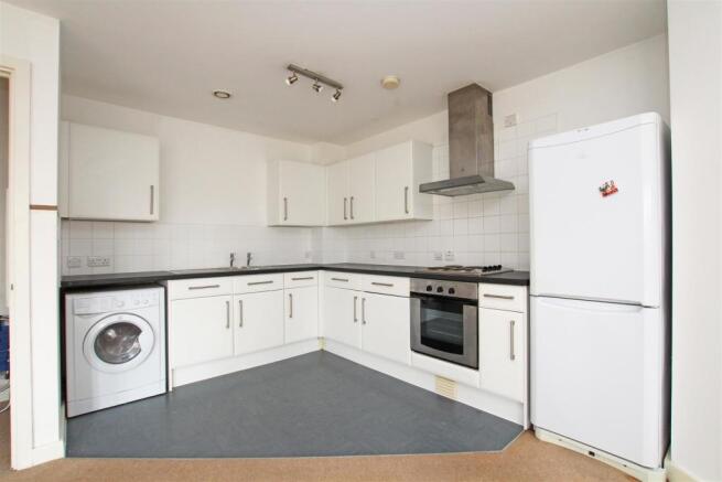 22GH - Kitchen 1.jpg