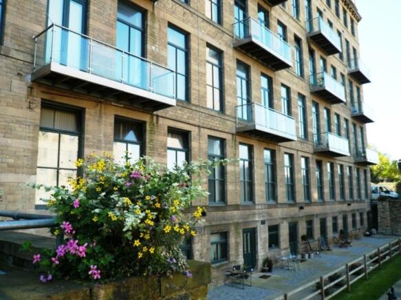 2 bed Flat to rent Image 6