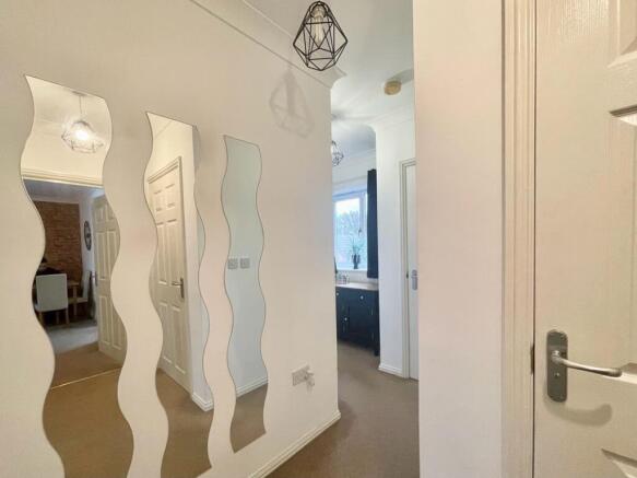 2 bed Apartment for sale Image 5
