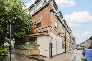 Flat 1b, 2 Spencer Mews, Spencer Avenue, London N13 4TR