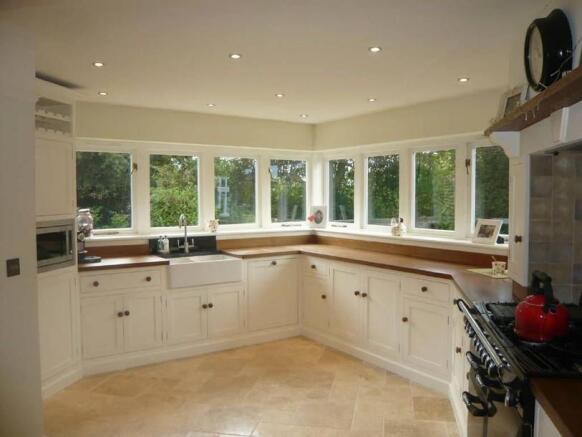 EXTENDED LIVING KITCHEN