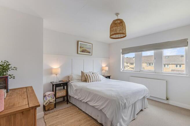 3 bed Semi-Detached for sale Image 6