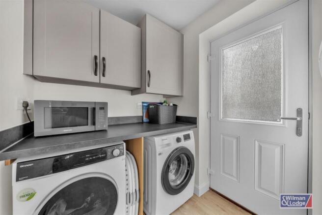 4 bed Detached for sale Image 10