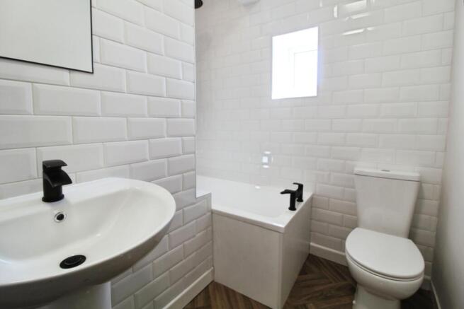2 bed Terraced for sale Image 8