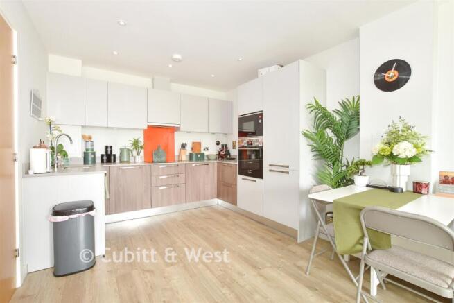Kitchen/ Lounge