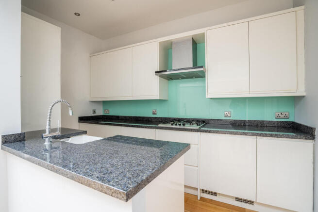 3 bed Terraced for sale Image 6