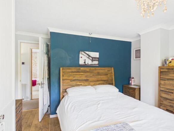 3 bed Semi-Detached for sale Image 5